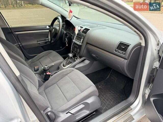 Серый Фольксваген Гольф, объемом двигателя 2.5 л и пробегом 247 тыс. км за 5700 $, фото 11 на Automoto.ua