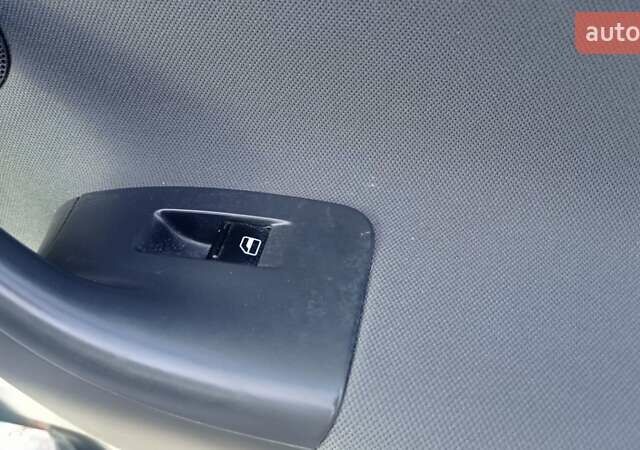 Сірий Фольксваген Гольф, об'ємом двигуна 1.6 л та пробігом 281 тис. км за 6250 $, фото 8 на Automoto.ua