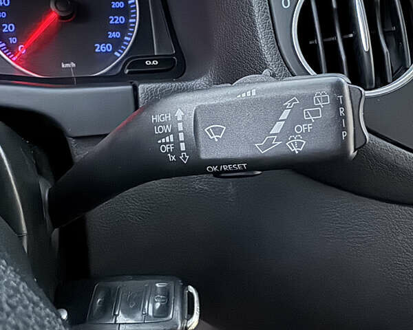 Серый Фольксваген Гольф, объемом двигателя 1.6 л и пробегом 248 тыс. км за 7200 $, фото 56 на Automoto.ua