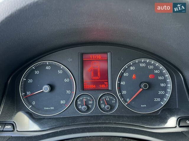 Серый Фольксваген Гольф, объемом двигателя 1.4 л и пробегом 223 тыс. км за 5750 $, фото 18 на Automoto.ua