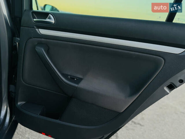 Сірий Фольксваген Гольф, об'ємом двигуна 1.6 л та пробігом 170 тис. км за 6600 $, фото 69 на Automoto.ua