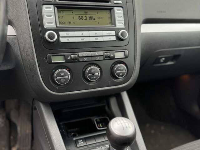 Сірий Фольксваген Гольф, об'ємом двигуна 1.9 л та пробігом 300 тис. км за 3500 $, фото 13 на Automoto.ua