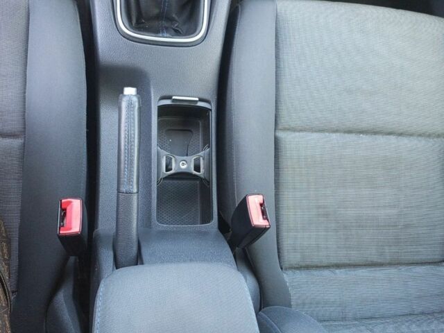 Серый Фольксваген Гольф, объемом двигателя 1.6 л и пробегом 196 тыс. км за 6399 $, фото 11 на Automoto.ua