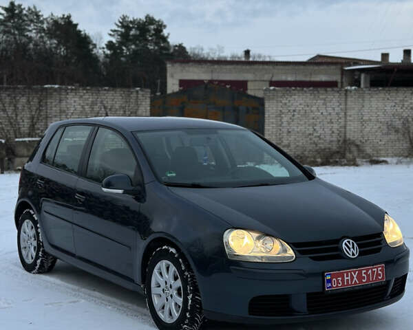 Серый Фольксваген Гольф, объемом двигателя 1.4 л и пробегом 228 тыс. км за 5499 $, фото 1 на Automoto.ua