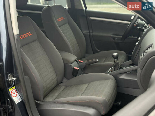 Сірий Фольксваген Гольф, об'ємом двигуна 1.6 л та пробігом 229 тис. км за 5555 $, фото 61 на Automoto.ua