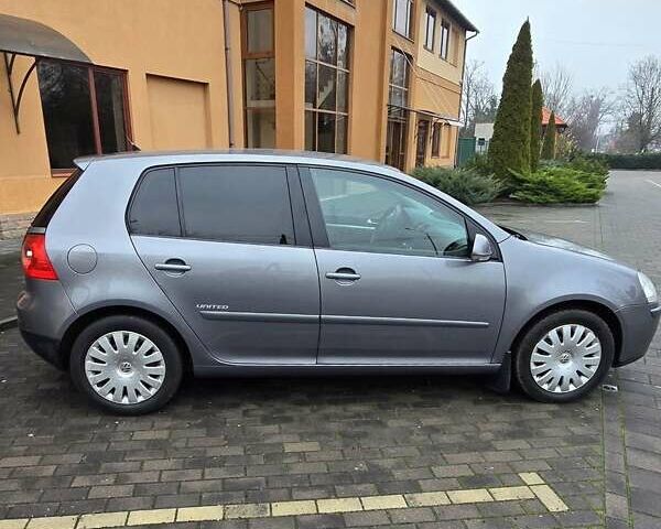 Серый Фольксваген Гольф, объемом двигателя 1.6 л и пробегом 299 тыс. км за 6390 $, фото 6 на Automoto.ua