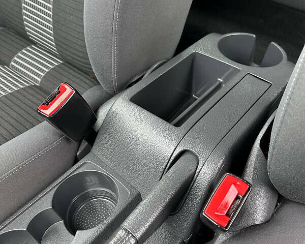 Серый Фольксваген Гольф, объемом двигателя 1.6 л и пробегом 202 тыс. км за 6499 $, фото 33 на Automoto.ua