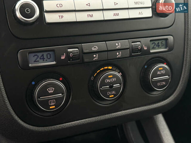 Сірий Фольксваген Гольф, об'ємом двигуна 1.6 л та пробігом 229 тис. км за 5555 $, фото 68 на Automoto.ua