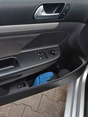 Серый Фольксваген Гольф, объемом двигателя 1.6 л и пробегом 204 тыс. км за 5750 $, фото 5 на Automoto.ua