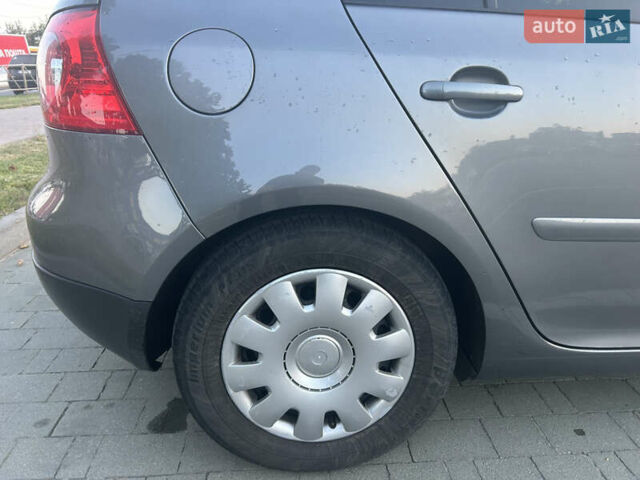 Сірий Фольксваген Гольф, об'ємом двигуна 1.39 л та пробігом 241 тис. км за 6199 $, фото 33 на Automoto.ua