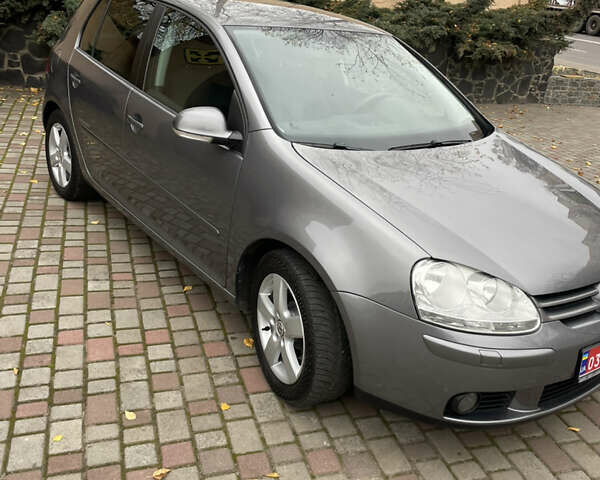 Серый Фольксваген Гольф, объемом двигателя 1.6 л и пробегом 177 тыс. км за 6850 $, фото 2 на Automoto.ua