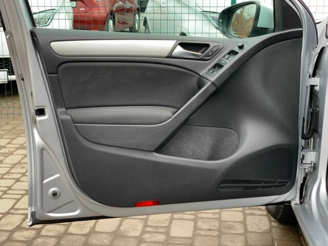 Серый Фольксваген Гольф, объемом двигателя 1.4 л и пробегом 228 тыс. км за 6899 $, фото 8 на Automoto.ua