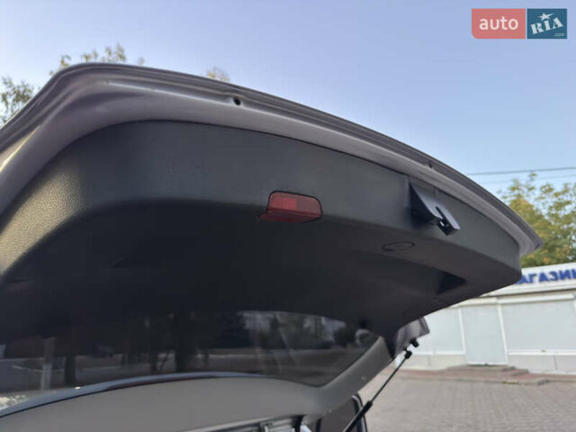 Серый Фольксваген Гольф, объемом двигателя 1.6 л и пробегом 248 тыс. км за 7200 $, фото 32 на Automoto.ua