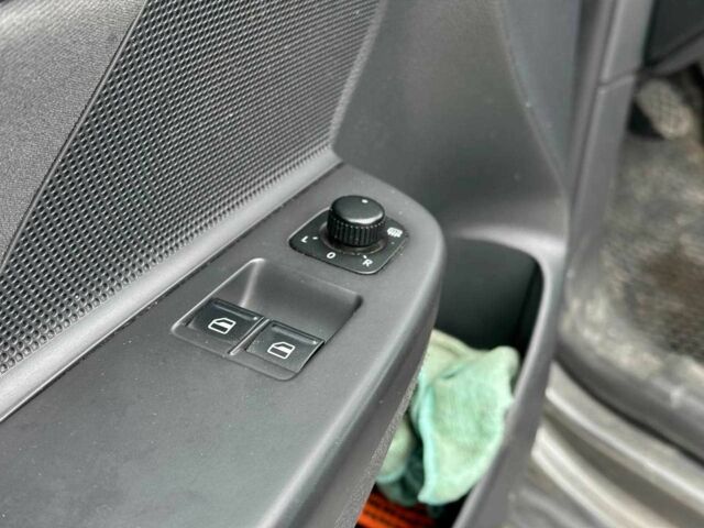 Сірий Фольксваген Гольф, об'ємом двигуна 1.6 л та пробігом 249 тис. км за 6290 $, фото 8 на Automoto.ua