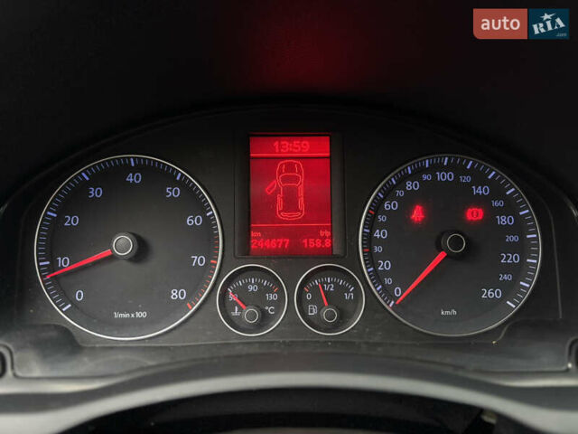 Сірий Фольксваген Гольф, об'ємом двигуна 1.4 л та пробігом 244 тис. км за 5999 $, фото 24 на Automoto.ua