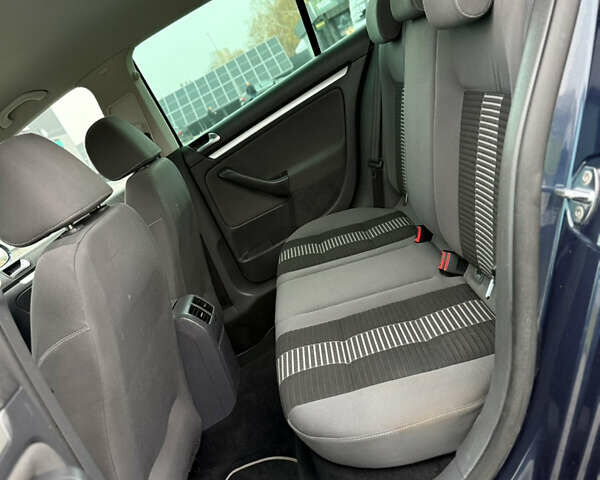 Серый Фольксваген Гольф, объемом двигателя 1.6 л и пробегом 227 тыс. км за 6300 $, фото 64 на Automoto.ua