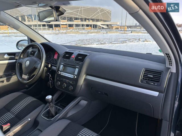 Сірий Фольксваген Гольф, об'ємом двигуна 1.4 л та пробігом 230 тис. км за 5700 $, фото 15 на Automoto.ua