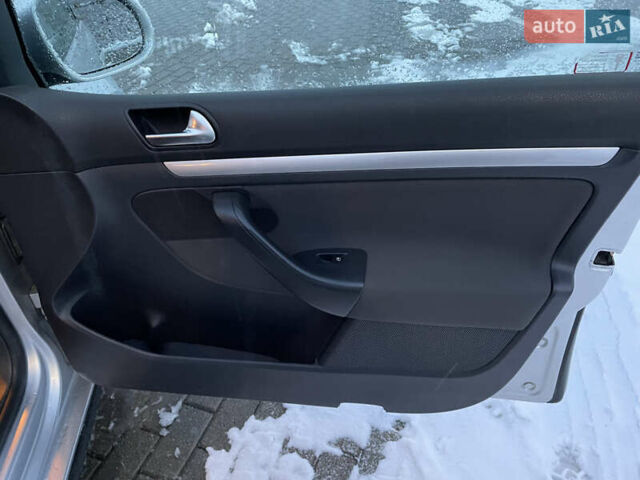 Сірий Фольксваген Гольф, об'ємом двигуна 1.6 л та пробігом 203 тис. км за 5700 $, фото 24 на Automoto.ua