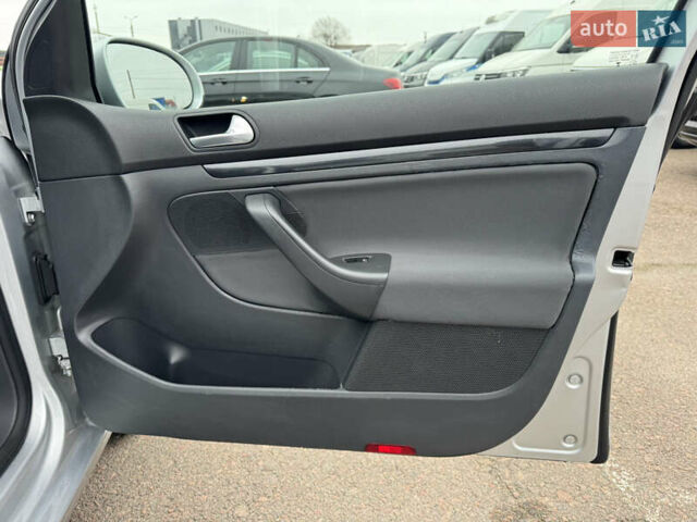 Сірий Фольксваген Гольф, об'ємом двигуна 1.4 л та пробігом 217 тис. км за 7800 $, фото 38 на Automoto.ua