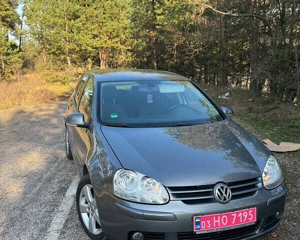 Сірий Фольксваген Гольф, об'ємом двигуна 1.6 л та пробігом 250 тис. км за 6799 $, фото 1 на Automoto.ua