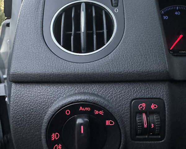 Серый Фольксваген Гольф, объемом двигателя 1.6 л и пробегом 248 тыс. км за 7200 $, фото 54 на Automoto.ua