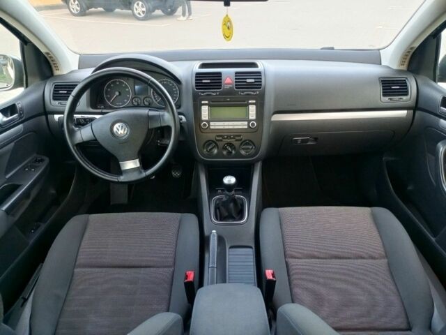 Серый Фольксваген Гольф, объемом двигателя 1.6 л и пробегом 196 тыс. км за 6399 $, фото 7 на Automoto.ua