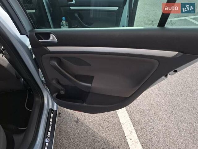 Сірий Фольксваген Гольф, об'ємом двигуна 1.6 л та пробігом 196 тис. км за 6800 $, фото 16 на Automoto.ua