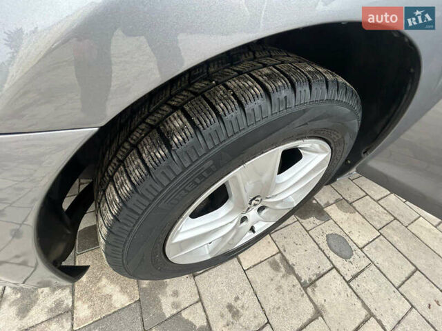 Серый Фольксваген Гольф, объемом двигателя 1.6 л и пробегом 202 тыс. км за 8300 $, фото 24 на Automoto.ua