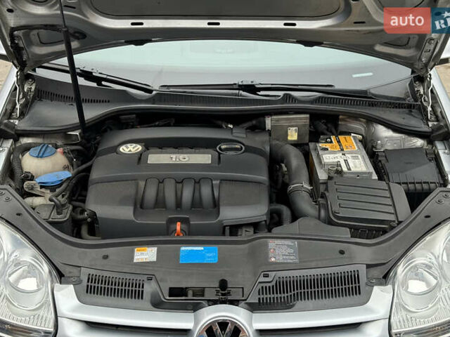 Сірий Фольксваген Гольф, об'ємом двигуна 1.6 л та пробігом 259 тис. км за 6999 $, фото 43 на Automoto.ua