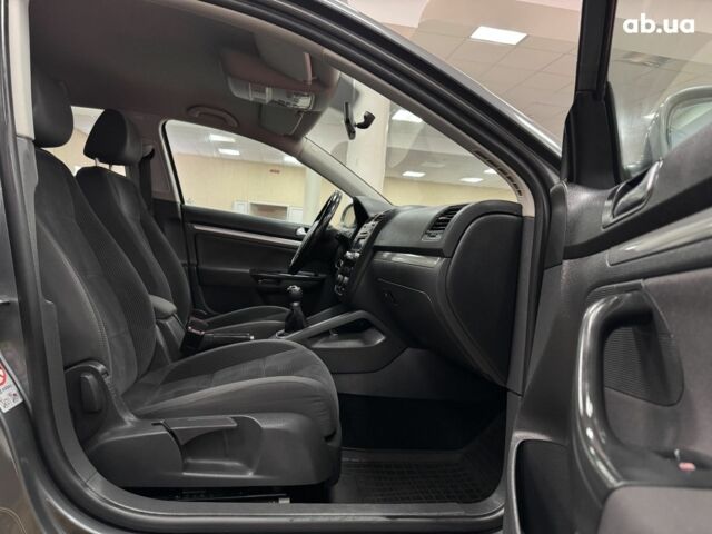 Сірий Фольксваген Гольф, об'ємом двигуна 0 л та пробігом 217 тис. км за 5800 $, фото 9 на Automoto.ua