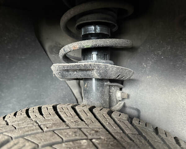 Серый Фольксваген Гольф, объемом двигателя 1.6 л и пробегом 245 тыс. км за 6650 $, фото 60 на Automoto.ua