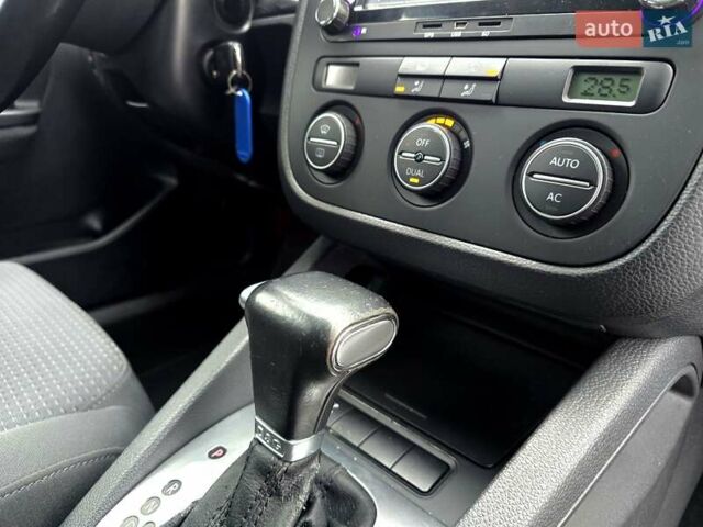 Серый Фольксваген Гольф, объемом двигателя 1.4 л и пробегом 217 тыс. км за 7700 $, фото 71 на Automoto.ua