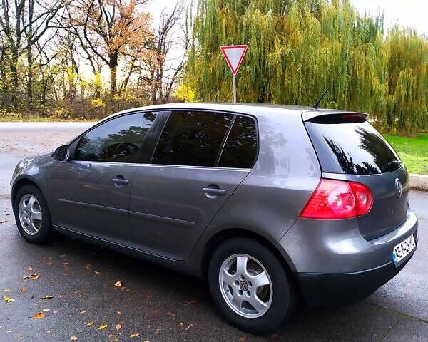 Серый Фольксваген Гольф, объемом двигателя 1.6 л и пробегом 310 тыс. км за 6100 $, фото 5 на Automoto.ua