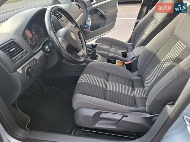 Сірий Фольксваген Гольф, об'ємом двигуна 1.6 л та пробігом 196 тис. км за 6800 $, фото 12 на Automoto.ua