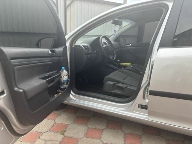 Серый Фольксваген Гольф, объемом двигателя 1.6 л и пробегом 250 тыс. км за 6500 $, фото 3 на Automoto.ua