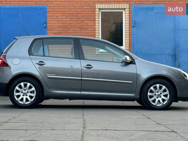 Серый Фольксваген Гольф, объемом двигателя 1.6 л и пробегом 232 тыс. км за 6799 $, фото 6 на Automoto.ua