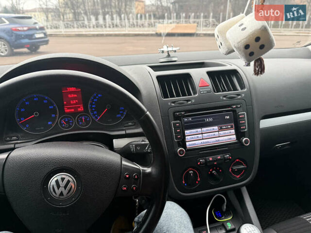 Серый Фольксваген Гольф, объемом двигателя 1.6 л и пробегом 185 тыс. км за 5800 $, фото 23 на Automoto.ua