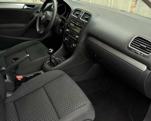 Серый Фольксваген Гольф, объемом двигателя 1.4 л и пробегом 217 тыс. км за 6300 $, фото 29 на Automoto.ua