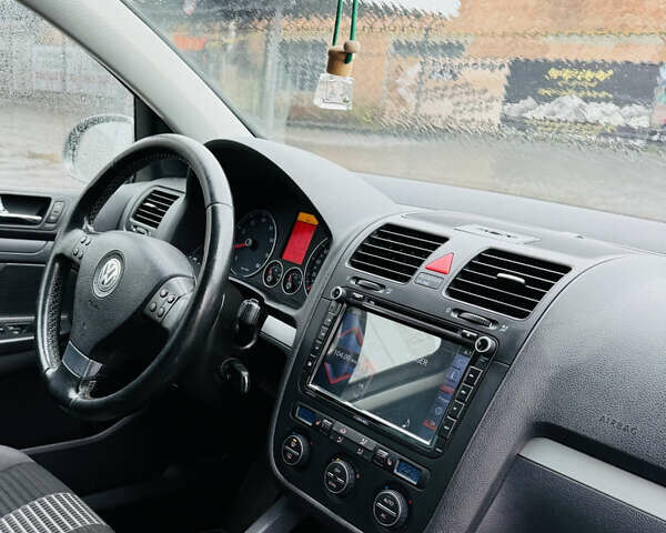 Серый Фольксваген Гольф, объемом двигателя 1.6 л и пробегом 245 тыс. км за 6650 $, фото 48 на Automoto.ua