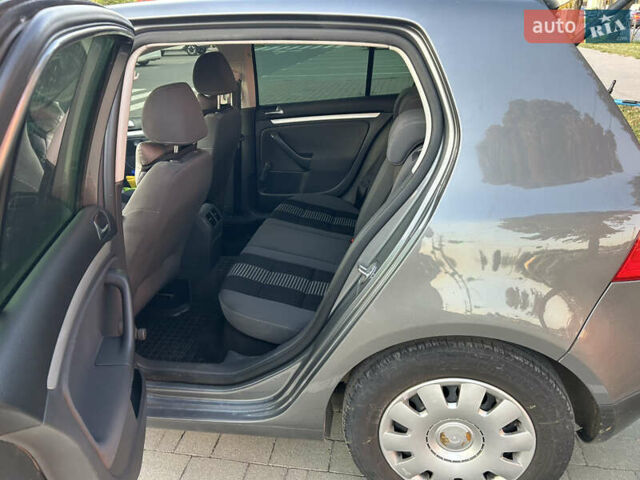 Сірий Фольксваген Гольф, об'ємом двигуна 1.39 л та пробігом 241 тис. км за 6199 $, фото 15 на Automoto.ua