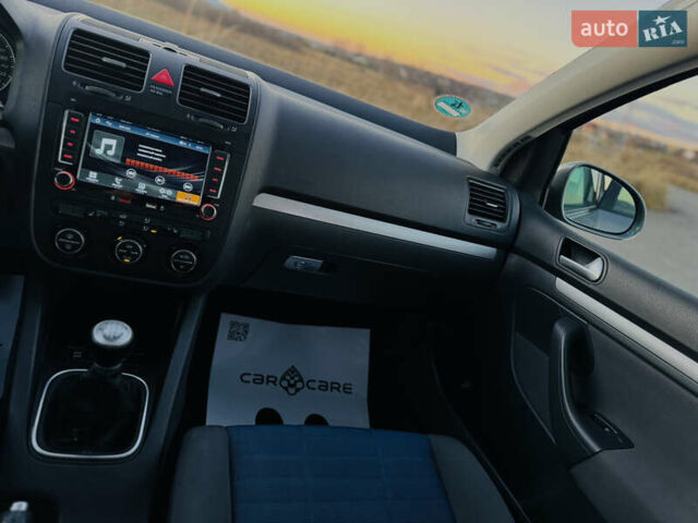 Сірий Фольксваген Гольф, об'ємом двигуна 1.6 л та пробігом 170 тис. км за 6600 $, фото 41 на Automoto.ua