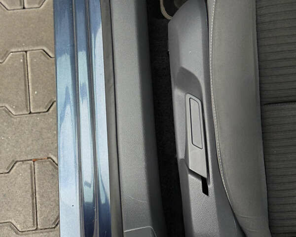 Серый Фольксваген Гольф, объемом двигателя 1.6 л и пробегом 227 тыс. км за 6300 $, фото 59 на Automoto.ua