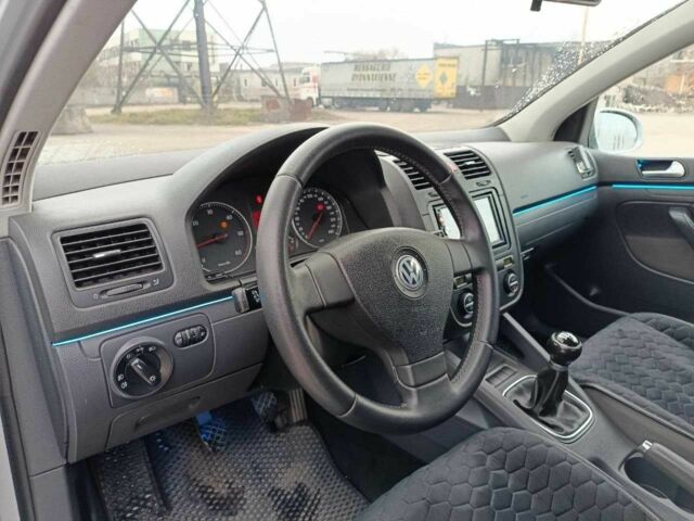 Серый Фольксваген Гольф, объемом двигателя 1.9 л и пробегом 207 тыс. км за 6000 $, фото 11 на Automoto.ua