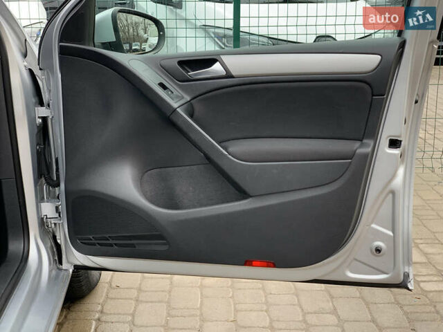Серый Фольксваген Гольф, объемом двигателя 1.4 л и пробегом 228 тыс. км за 6899 $, фото 30 на Automoto.ua