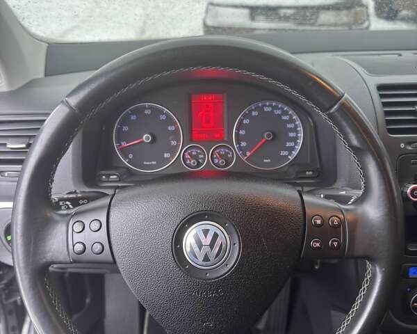 Серый Фольксваген Гольф, объемом двигателя 1.39 л и пробегом 203 тыс. км за 5700 $, фото 7 на Automoto.ua