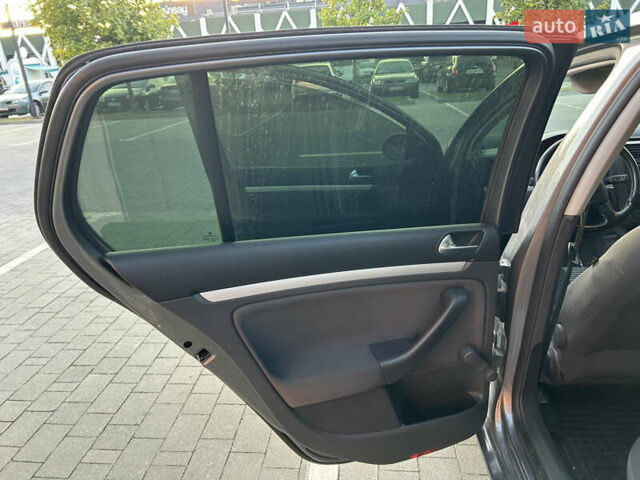 Сірий Фольксваген Гольф, об'ємом двигуна 1.39 л та пробігом 241 тис. км за 6199 $, фото 16 на Automoto.ua