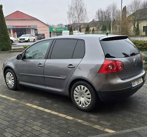 Серый Фольксваген Гольф, объемом двигателя 1.6 л и пробегом 299 тыс. км за 6390 $, фото 4 на Automoto.ua