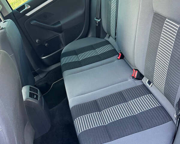 Сірий Фольксваген Гольф, об'ємом двигуна 1.6 л та пробігом 250 тис. км за 6799 $, фото 53 на Automoto.ua