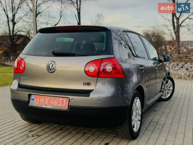 Серый Фольксваген Гольф, объемом двигателя 1.6 л и пробегом 170 тыс. км за 6600 $, фото 28 на Automoto.ua