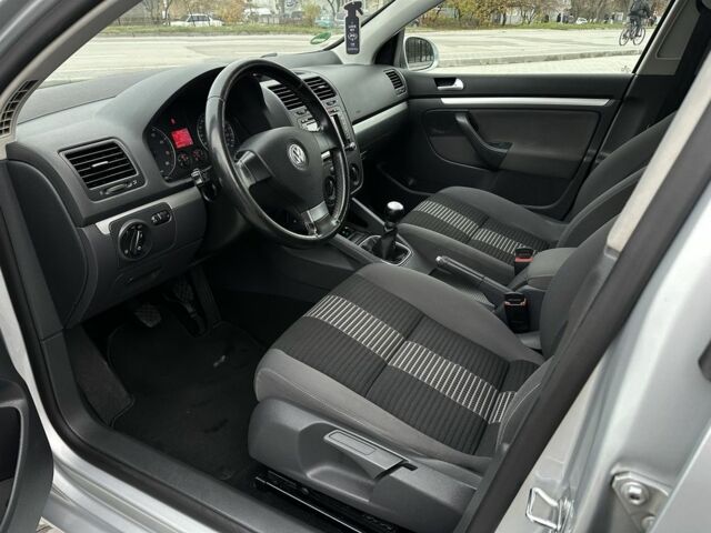 Сірий Фольксваген Гольф, об'ємом двигуна 1.4 л та пробігом 249 тис. км за 5900 $, фото 4 на Automoto.ua